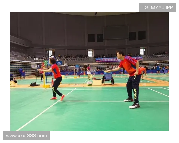 南京羽毛球队与上海羽毛球队赛后复盘分析双方状态与表现对比 南京羽毛球队与上海羽毛球队赛后复盘分析双方状态与表现对比